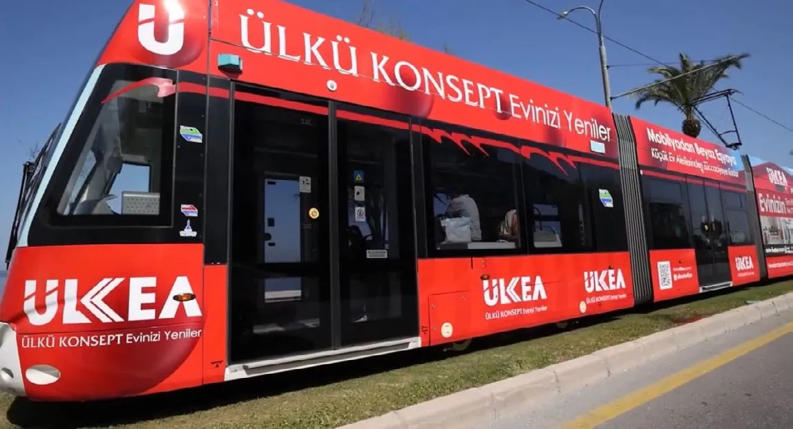 Ülkea Tram wrap · İzmir